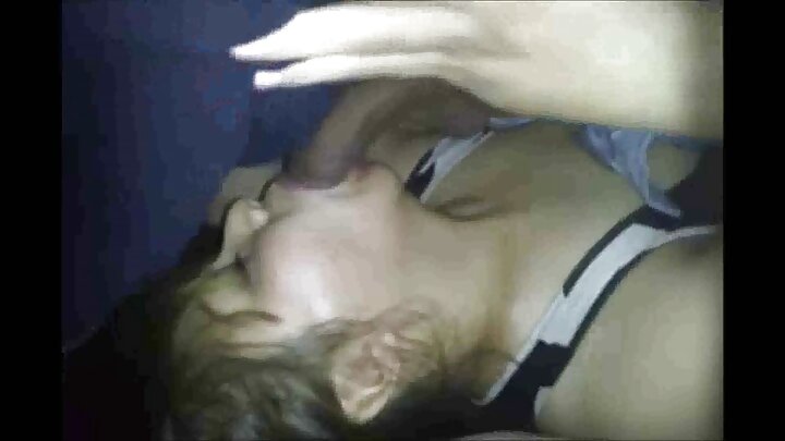Жена с огромни цици смуче мъжа си и го чука.