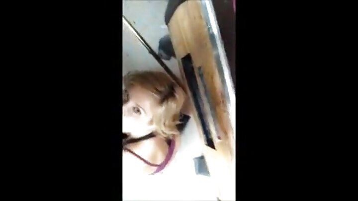 Тази мацка харесва пениси в дупето си и свършване по лицето си