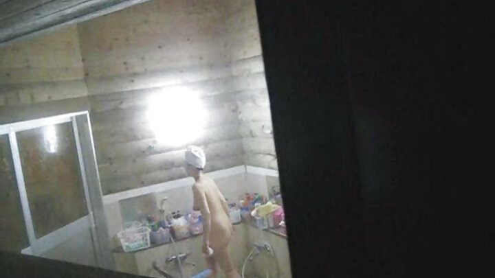Студентка показа колко много обича и знае как да смуче член.